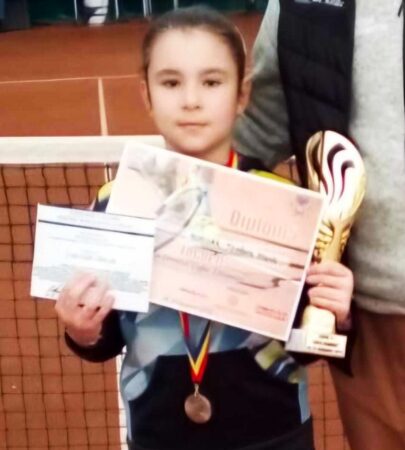 Teodora Bucura, jucătoarea de 9 ani de la CS Târgoviște, care a obținut un loc 2 la ediția din acest an a Cupei „Diamant” desfășurată la Voluntari