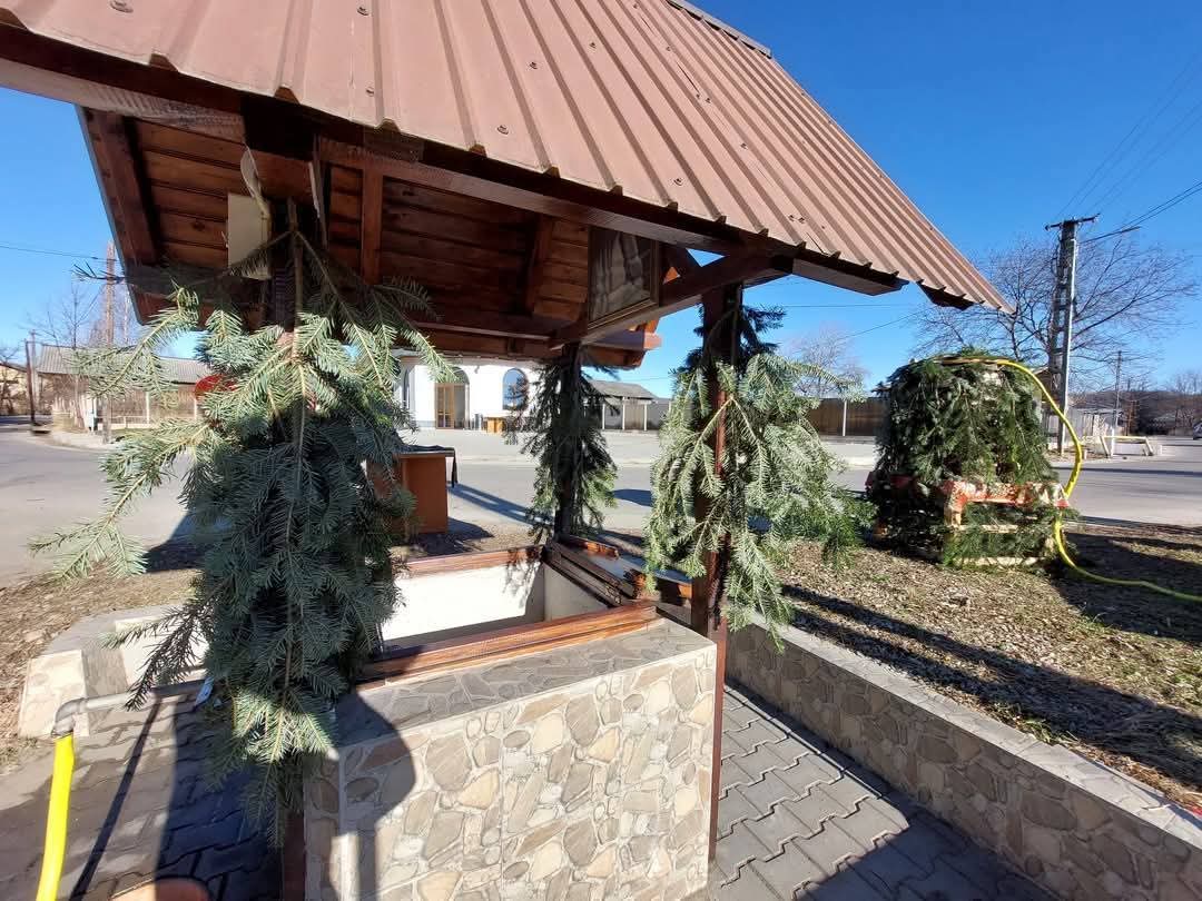 Administrația locală din Voinești, sub conducerea primarului Gabriel Dănuț Sandu, îi invită pe toți credincioșii din comună să participe