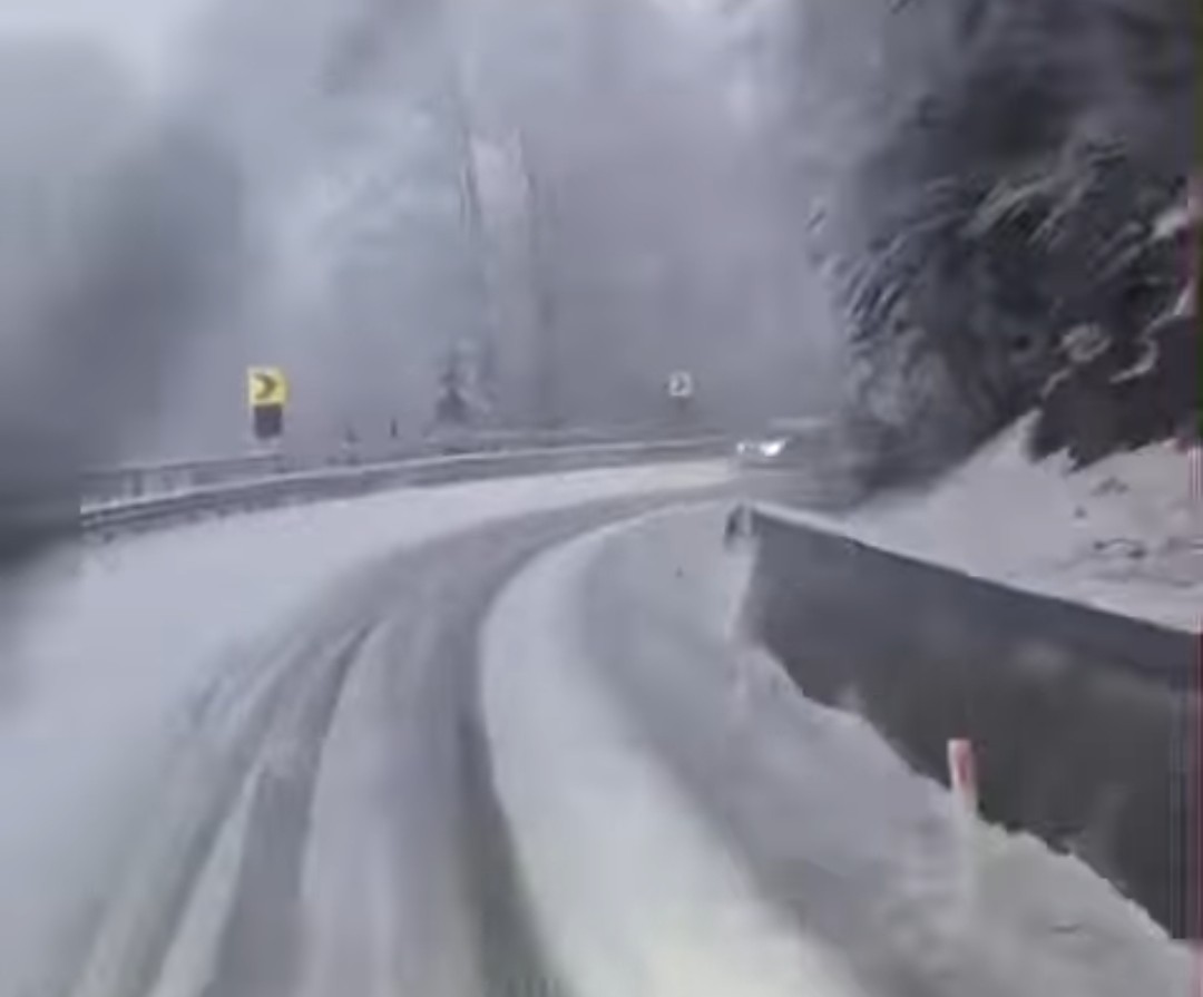Dupa temperaturi cu iz de primăvară, iarna revine cu putere în unele zone.Vremea s-a schimbat drastic în ultimele ore în județul Maramureș,