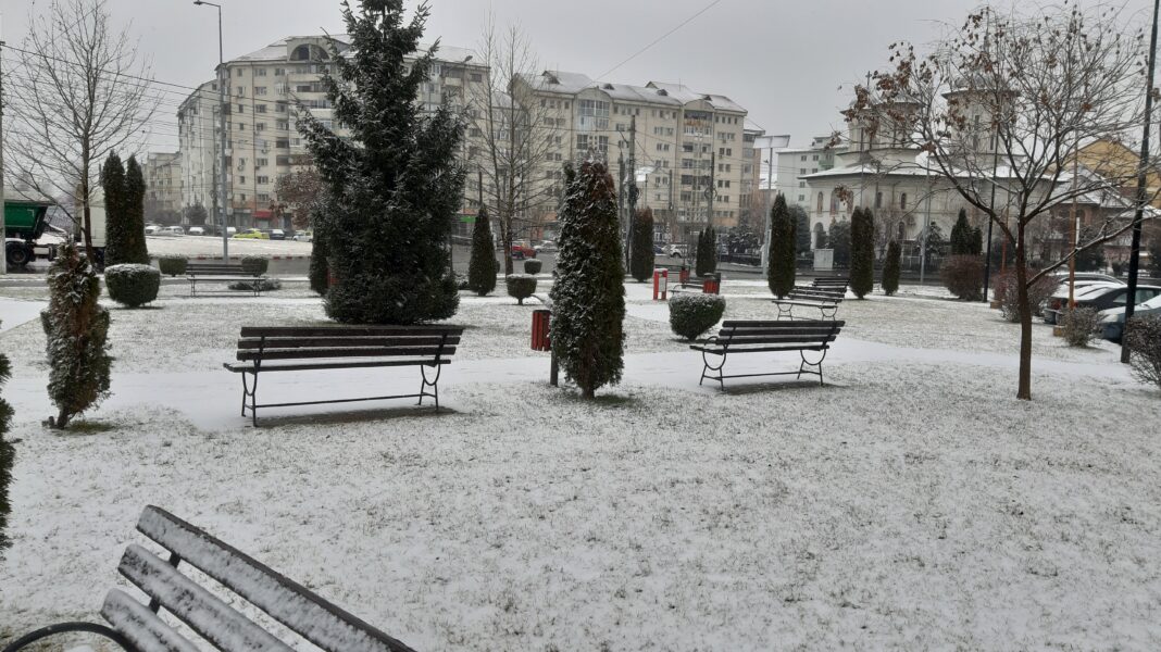 Atenție, zona de sud a județului Dâmbovița se poate confrunta din această seară cu ninsori abundente și viscol.Prognoza meteo pentru următoarele zile anunță vreme severă în sudul și sud-estul României!