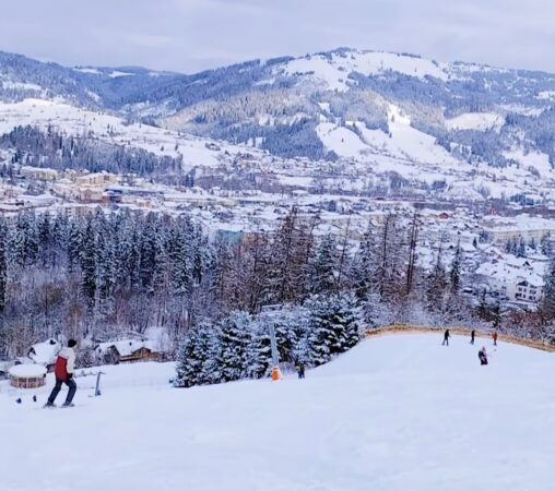 Vis de iarnă la Domeniul Schiabil „Veverita-Parc” din Vatra Dornei Vis de iarnă la Domeniul Schiabil "Veverita-Parc" din Vatra Dornei