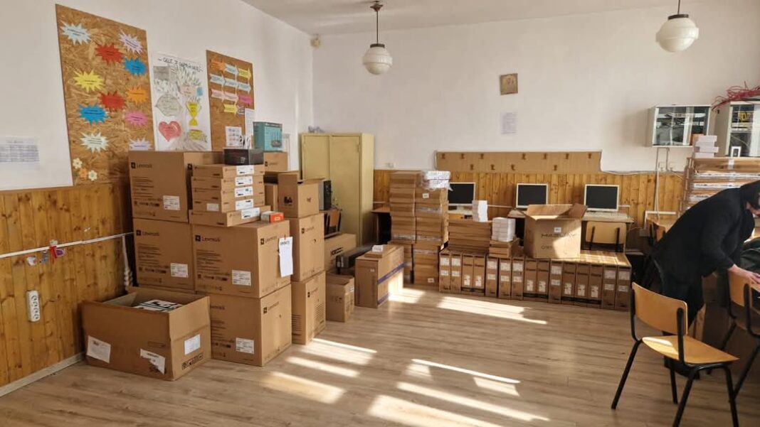 CJ Dâmbovița se află într-un proces de modernizare a infrastructurii educaționale, un proiect amplu care va transforma școlile din județ și va aduce educația în era digitală.