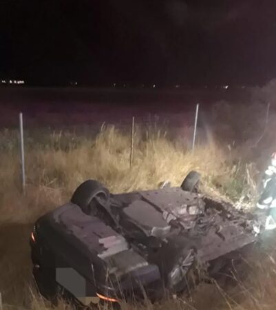 Intervenție rapidă a pompierilor din Găești într-un accident pe A1, fără victime Intervenție rapidă în această seară, în jurul orei 19:18, pompierii din Găești au fost solicitați să intervină într-un accident rutier pe Autostrada A1, la kilometrul 61, în comuna Uliești. Un autoturism a ieșit de pe carosabil, dar, din fericire, nu au fost raportate victime.