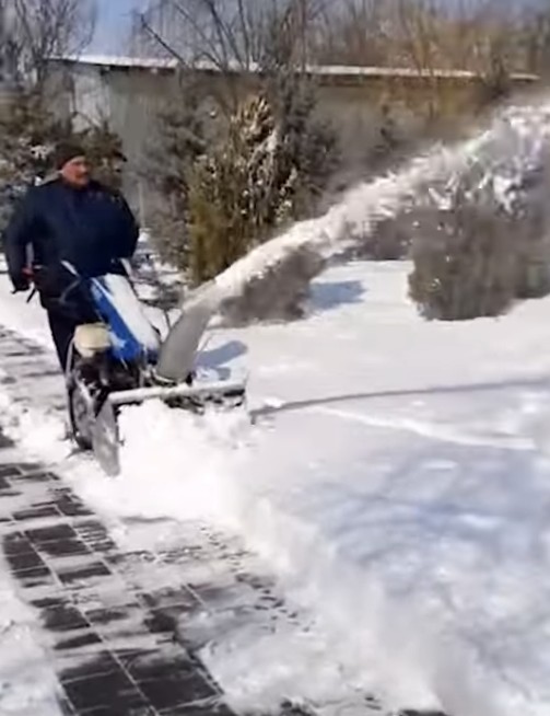 Parcurile din Răcari au fost curățate cu grijă de zăpadă, iar primarul Marius Caravețeanu a anunțat