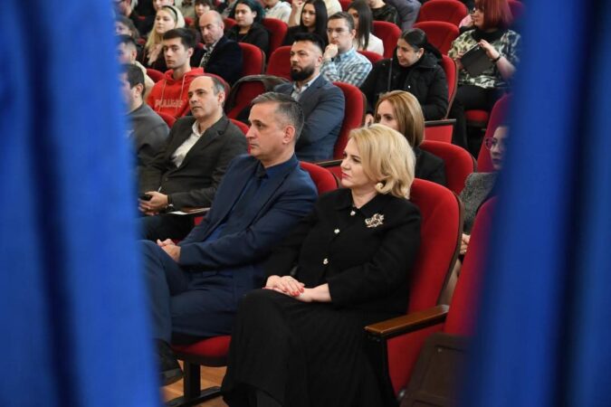 Universitatea „Valahia” din Târgoviște, gazdă a primei ediții a workshop-ului despre protecția cibernetică Universitatea „Valahia” din Târgoviște a găzduit și a fost partener principal al primei ediții a workshop-ului cu tema „Protecția Cibernetică în Era NIS2 și DORA”