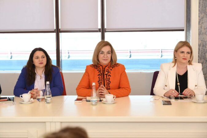 Colaborare academică de excepție între Universitatea „Valahia” din Târgoviște și Universitatea „Tomis” din Constanța Universitatea „Valahia” din Târgoviște a avut onoarea de a primi vizita delegației Universității „Tomis” din Constanța, un moment semnificativ pentru dezvoltarea învățământului superior din România.