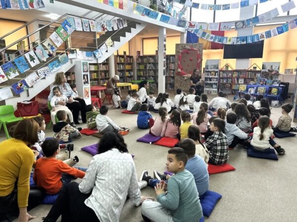 Ziua Internațională a Cititului Împreună a fost sărbătorită la Biblioteca Județeană Dâmbovița Ziua Internațională a Cititului Împreună a fost sărbătorită astăzi, 5 februarie 2025, la Filiala pentru copii a Bibliotecii Județene „I. H. Rădulescu” Dâmbovița.