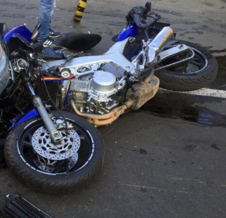 Accident rutier în Găești: O șoferiță a intrat în coliziune cu un mopedist Accident rutier în Găești: O șoferiță a intrat în coliziune cu un mopedist, polițiștii din cadrul Poliției Orașului Găești au fost sesizați cu privire la un accident rutier petrecut pe Drumul Național 7, soldat cu o victimă.