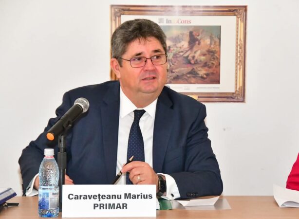 Administrația de la Răcari modernizează Educația: Echipamente digitale pentru școli și liceu Administrația de la Răcari modernizează Educația: Echipamente digitale pentru școli și liceu.