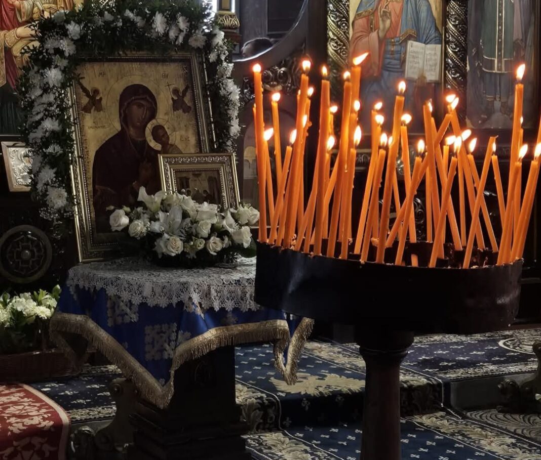 Pe 25 martie, românii sărbătoresc Buna Vestire Blagoveștenia, un praznic dedicat anunțului făcut de Arhanghelul Gavriil către Sfânta Fecioară Maria, vestind nașterea Fiului lui Dumnezeu. Această zi este,