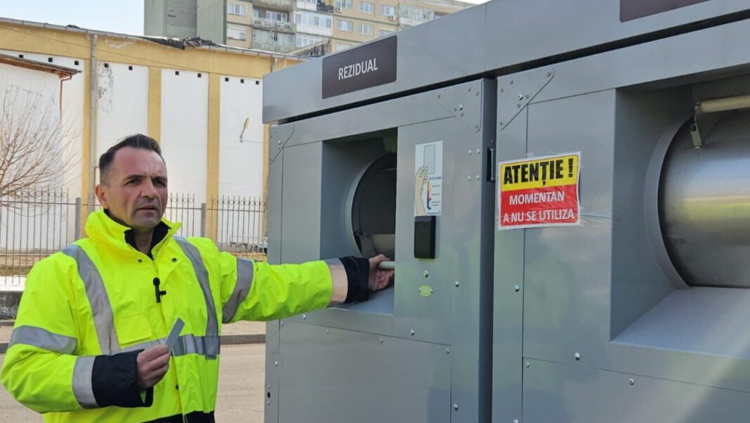 Primăria municipiului Târgoviște anunță că, începând de ieri, au fost puse în funcțiune 100 de insule ecologice cu containere digitalizate pentru colectarea selectivă a deșeurilor. 