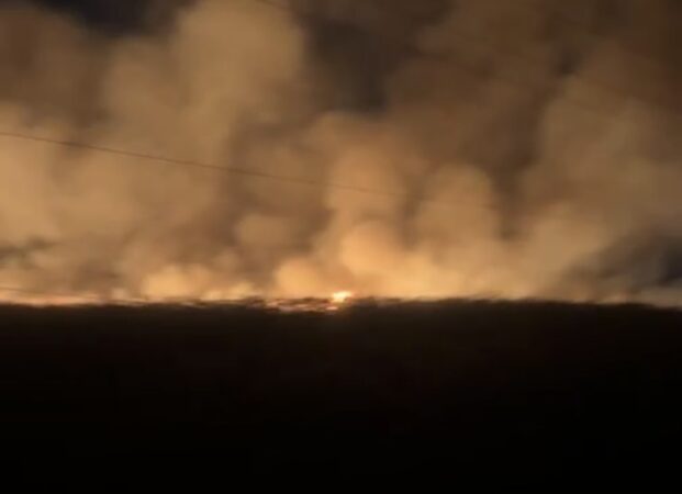 Incendiu puternic la Butimanu În jurul orei 18:25, pompierii  au fost solicitați să intervenim în cazul unui incendiu de vegetație uscată în localitatea Butimanu.