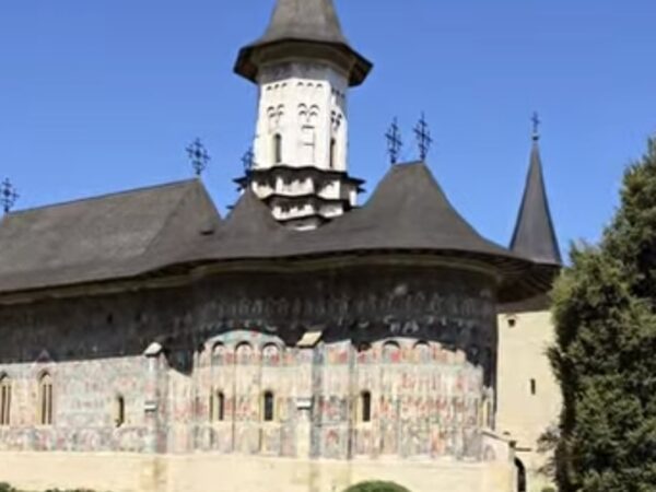 Mănăstirea Sucevița, o bijuterie spirituală și culturală a Moldovei Situată în inima Moldovei, Mănăstirea Sucevița rămâne una dintre cele mai deosebite destinații pentru iubitorii de istorie, artă și spiritualitate. Acest loc sacru, inclus în patrimoniul mondial UNESCO,