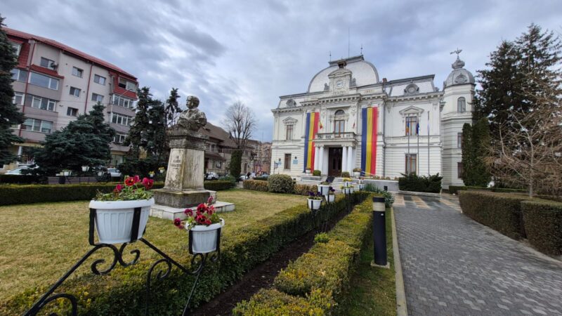 Municipiul Târgoviște a semnat primul proiect cu finanțare pe Programul Regional 2021-2027 pentru renovarea energetică a blocurilor de locuințe Municipiul Târgoviște a semnat primul proiect cu finanțare pe Programul Regional 2021-2027.Agenția pentru Dezvoltare Regională (ADR) Sud-Muntenia a semnat primul contract de finanțare