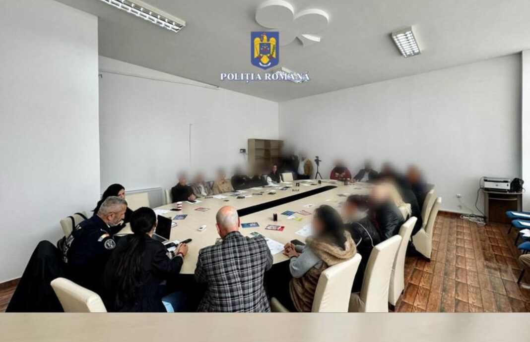 Prevenirea criminalității, o responsabilitate comună, polițiștii Compartimentului de Analiză și Prevenire a Criminalității au organizat o întâlnire cu reprezentanții locali ai Asociației Partida Romilor Pro Europa – Târgoviște