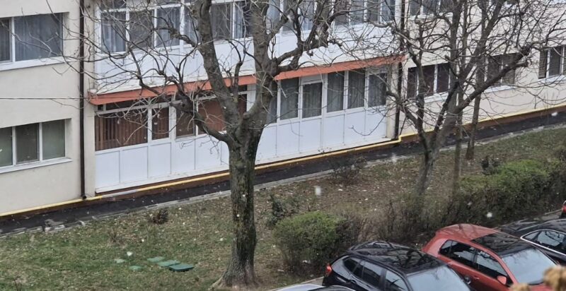 După temperaturile de 25 de grade Celsius din timpul zilei, aseară, Târgoviște a fost surprinsă de o schimbare bruscă a vremi