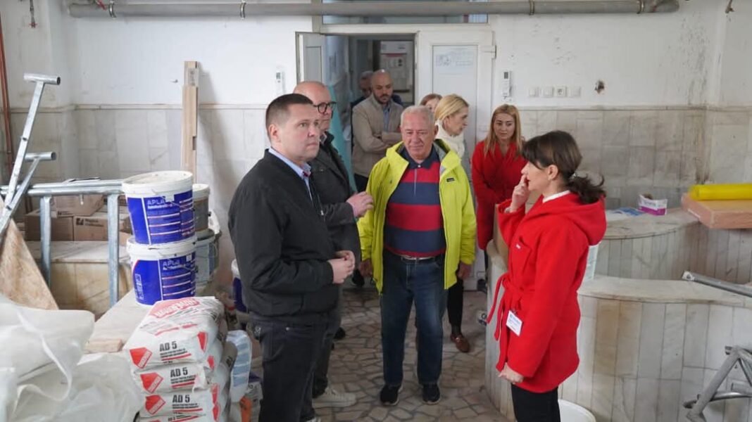 CJ Dâmbovița, sub conducerea președintelui Corneliu Ștefan, a făcut un nou pas semnificativ în modernizarea infrastructurii sanitare din județ. Recent, a fost semnat un important proiect de reabilitare și modernizare a Secției de Tratamente Recuperatorii și Pavilionului Administrativ al Spitalului Județean de Urgență Târgoviște, cu o valoare totală de 10.500.000 lei, finanțat prin PNRR.