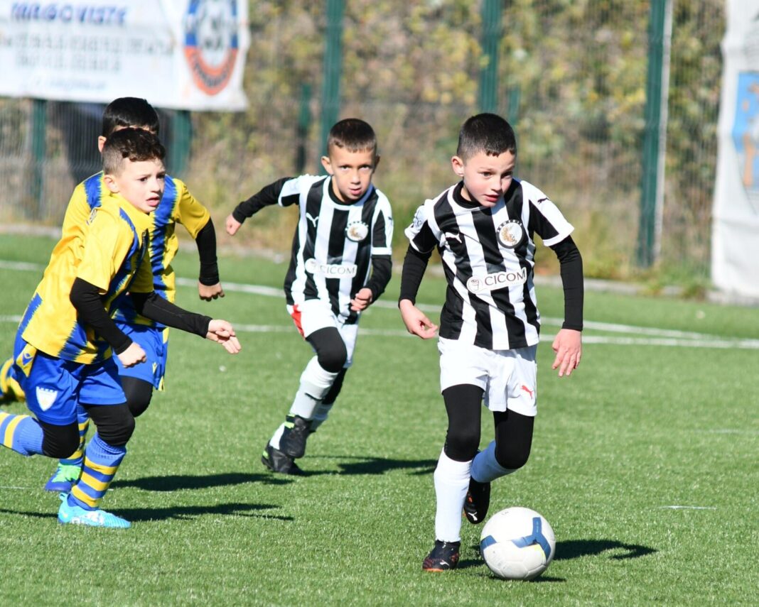 Micii fotbaliști din Dâmbovița  se întrec într-un nou turneu al  Interligii.