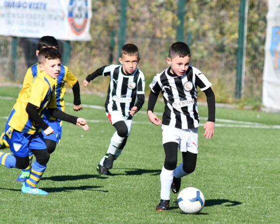 Micii fotbaliști din Dâmbovița se întrec într-un nou turneu al Interligii Micii fotbaliști din Dâmbovița se întrec într-un nou turneu al Interligii.