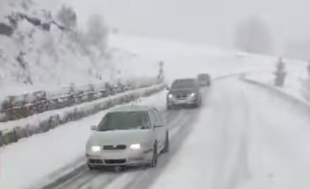 Atenție, șoferi! Astăzi, 1 martie 2025, condițiile meteo specifice sezonului rece impun precauție maximă pentru cei care doresc să ajungă în zonele montane.