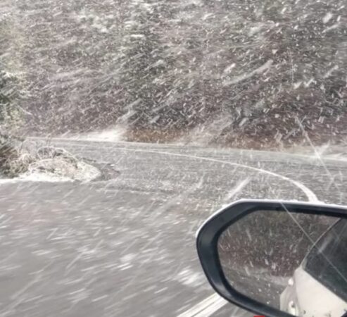 INFORMARE METEO: Șocuri termice,  în perioada 1-3 martie, România va fi afectată de ploi, burniță și lapoviță, cu temperaturi mai scăzute, iar condițiile meteo vor aduce precipitații mixte în majoritatea regiunilor. În aceste zile, șoferii și pietonii sunt sfătuiți să fie precauți din cauza vremii instabile și a temperaturilor scăzute.