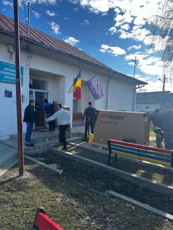 Comuna Ocnița face un pas important spre modernizarea infrastructurii educaționale. Primarul Eduard Barcacu a anunțat  că în cadrul proiectului inițiat de Consiliul Județean Dâmbovița