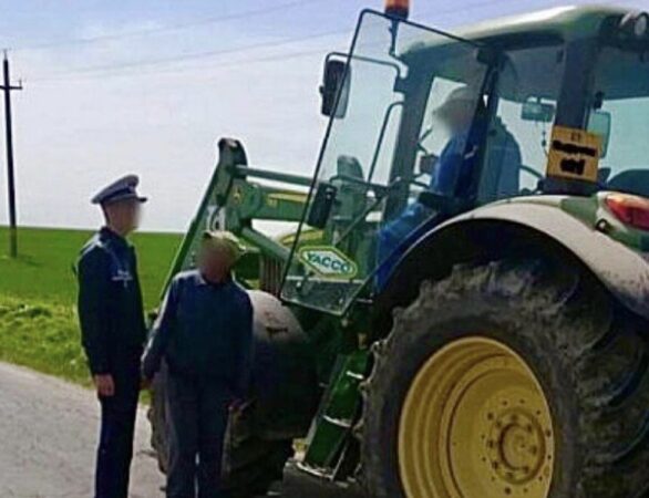 Aventură penală cu tractorul în Dâmbovița, trei infracțiuni într-o singură cursă