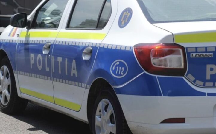 Conflict extraconjugal în comuna Voinești, tânără reținută pentru 30 de zile Conflict extraconjugal în comuna Voinești, o tânără de 19 ani din comuna Voinești a fost arestată preventiv pentru 30 de zile, fiind acuzată de lovire