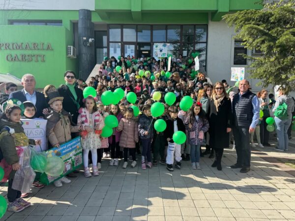 Marșul Verde la Găești, un oraș curat și verde Marșul Verde la Găești, elevii și cadrele didactice de la Școala Șerban Cioculescu, alături de autoritățile locale,