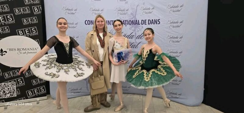 Succes remarcabil pentru elevii Școlii Populare de Arte „Octav Enigărescu” la Concursul Internațional „Lebăda de Cristal” Succes remarcabil pentru elevii Școlii Populare de Arte „Octav Enigărescu” la Concursul Internațional „Lebăda de Cristal”,