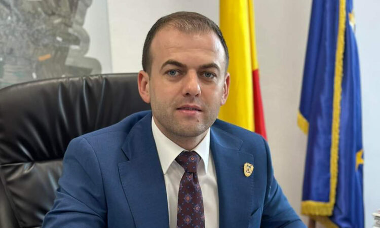 În cadrul unui proiect dedicat îmbunătățirii condițiilor de mediu și a curățeniei în comună, Primăria Răzvad, în colaborare cu Consiliul Județean Dâmbovița