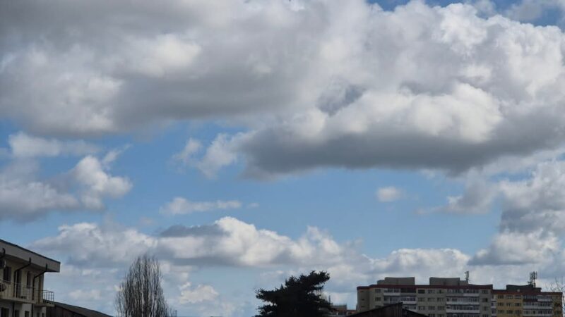 Prognoza meteo pentru mâine, 22 aprilie 2025, temperaturile rămân ridicate dar vin furtunile Prognoza meteo, mâine, 22 aprilie 2025, valorile termice vor rămâne peste normele caracteristice pentru această dată,