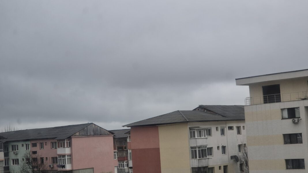 Astăzi, 6 aprilie, vremea la Târgoviște se va menține deosebit de rece pentru această perioadă a anului