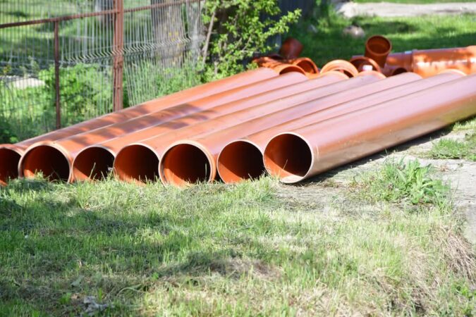 Pas cu pas spre normalitate: Lucrări de canalizare pe strada Mihai Viteazu din Bălănești, orașul Răcari