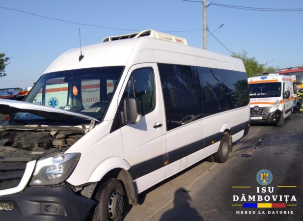 Accident pe DN71, în Bâldana: Cinci persoane rănite în coliziune între un autoturism și un microbuz