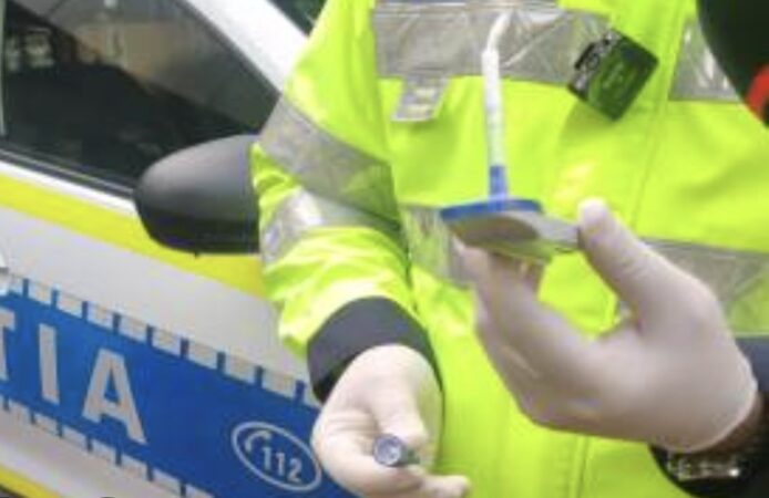 Bărbat sub influența drogurilor, depistat la volan pe o stradă din Târgoviște Bărbat sub influența drogurilor, depistat la volan pe o stradă din Târgoviște