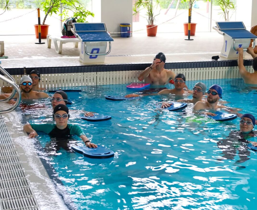 Bazinul olimpic din Târgoviște, locul unde performanța prinde formă: Tehnică, disciplină și mișcare pentru studenții de la Sport 
