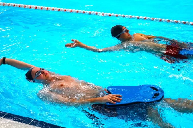 Bazinul olimpic din Târgoviște, locul unde performanța prinde formă: Tehnică, disciplină și mișcare pentru studenții de la Sport