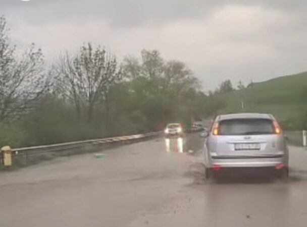 COD GALBEN de inundații în județul Dâmbovița, risc crescut pe râurile mici și afluenții acestor COD GALBEN de inundații în județul Dâmbovița, risc crescut pe râurile mici și afluenții acestor