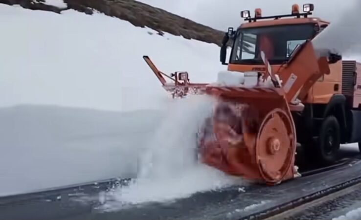 Deszăpezire pe Transalpina: Circulația ar putea fi reluată în curând