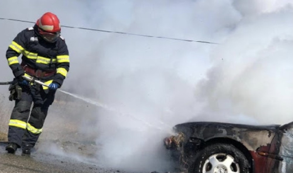 Incendiu la un autoturism în satul Ciocănari, comuna Niculești
