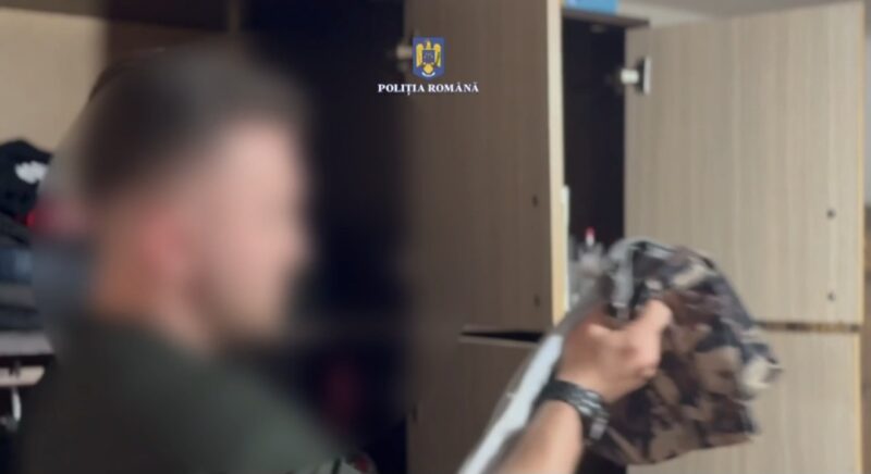 JAFAURI CA-N FILME: Polițiștii din Dâmbovița au capturat hoții dintr-o grupare periculoasă