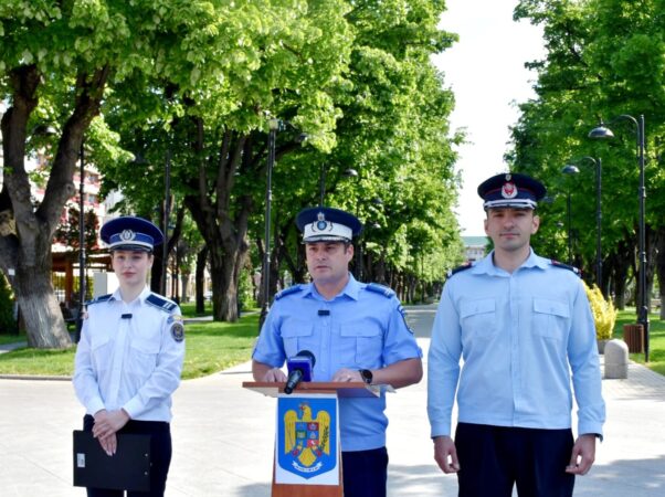 Jandarmii dâmbovițeni, prezenți în teren pentru siguranța cetățenilor de 1 Mai și în perioada alegerilor