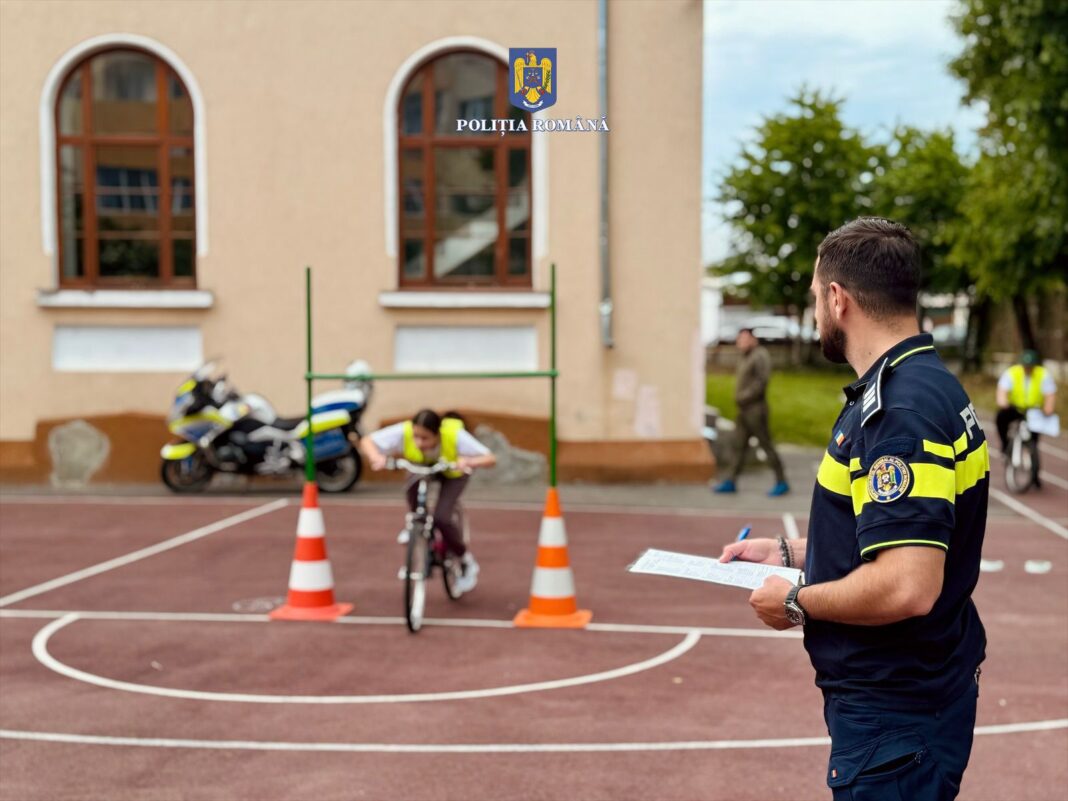 La Târgoviște, elevii au pedalat spre siguranță la concursul „BIKE”, organizat în Săptămâna Națională a Siguranței Rutiere