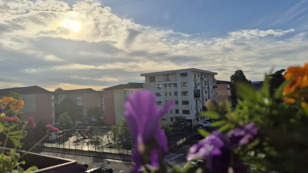 Meteo pentru miercuri, 7 mai 2025: Soare și  vreme instabilă, cu averse torențiale și grindină