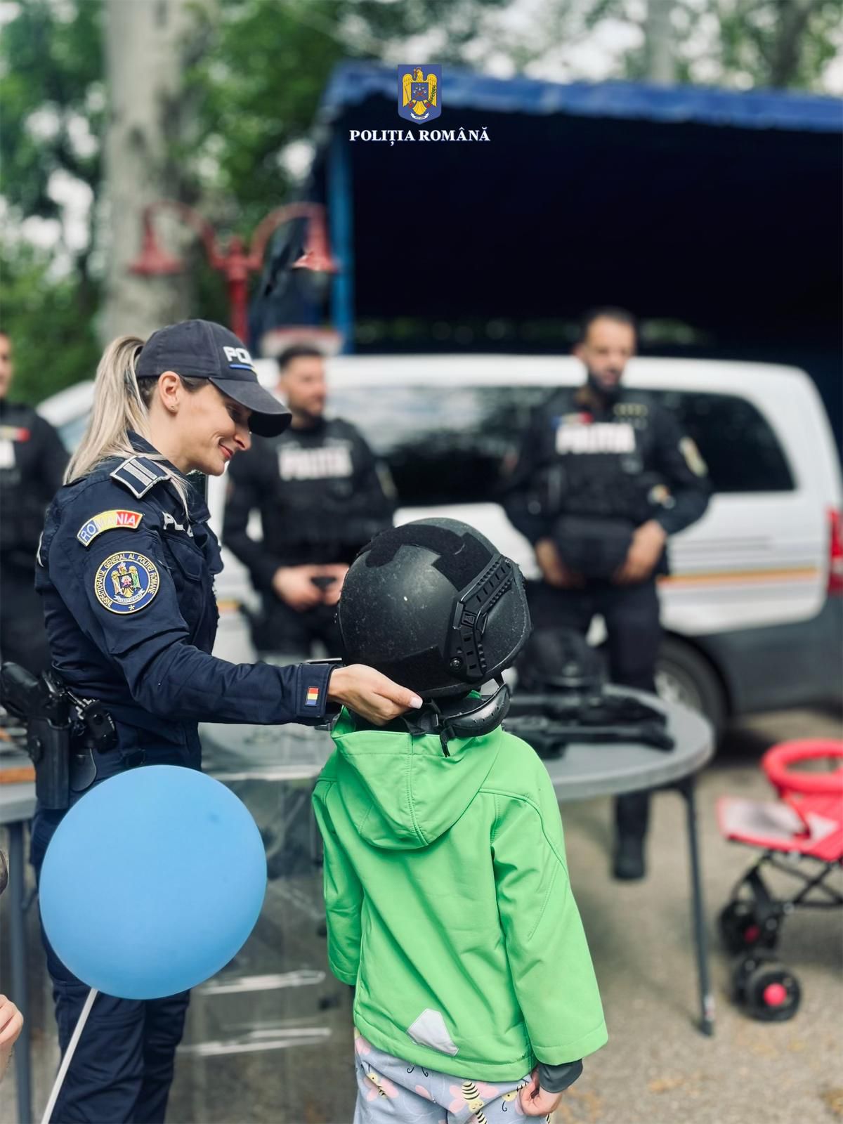 Polițiștii au sărbătorit Ziua Internațională a Copilului alături de cei mici, în Parcul Central din Găești