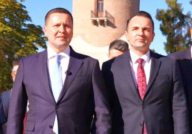 Primarul Daniel Cristian Stan: Zilele Județului Dâmbovița – o sărbătoare a tradițiilor și comunității noastre Primarul Daniel Cristian Stan: Zilele Județului Dâmbovița – o sărbătoare a tradițiilor și comunității noastre