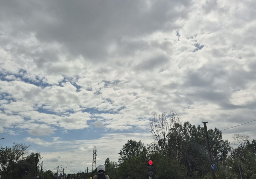 Prognoza meteo pentru  săptămâna 12-18 mai 2025: Vreme rece, instabilă și foarte ploioasă în toată țara