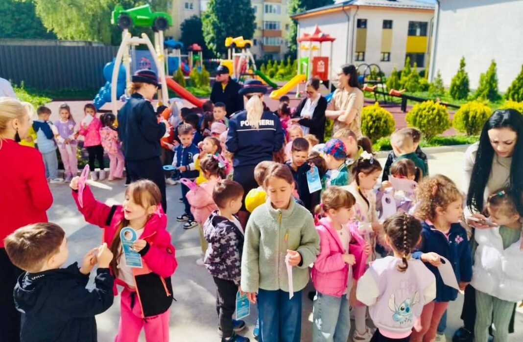„Școala Altfel” cu pompieri la Grădinița „Rază de Soare” din Târgoviște 
