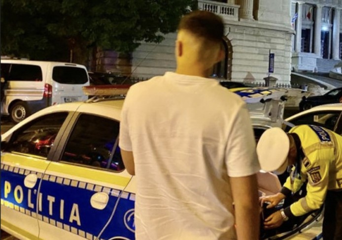 Tânăr depistat de polițiști pe o stradă din Târgoviște, conducând cu permisul suspendat 